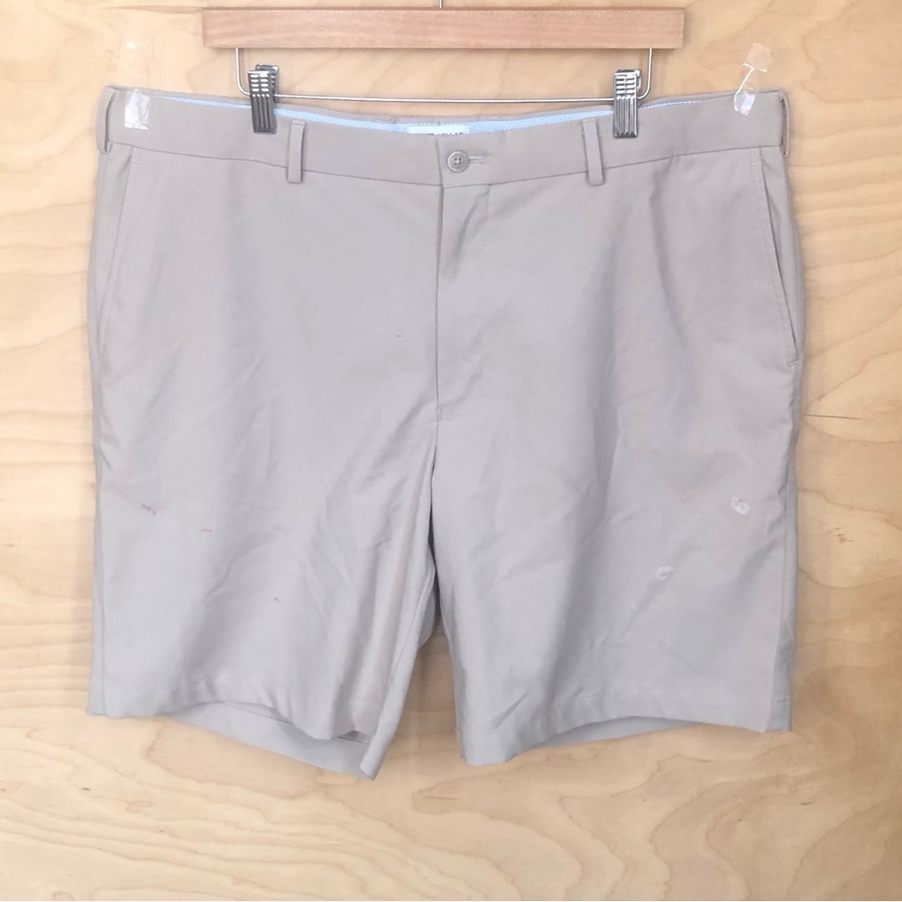 Peter Millar Men's Classic Fit Chino Shorts in Light Khaki Size 40.
